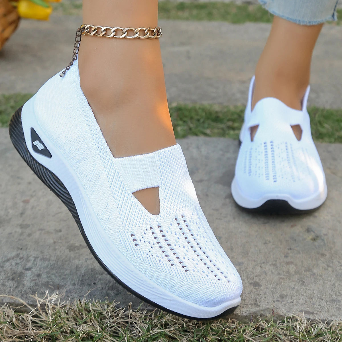 Women’s Lightweight Casual Flat Sneakers