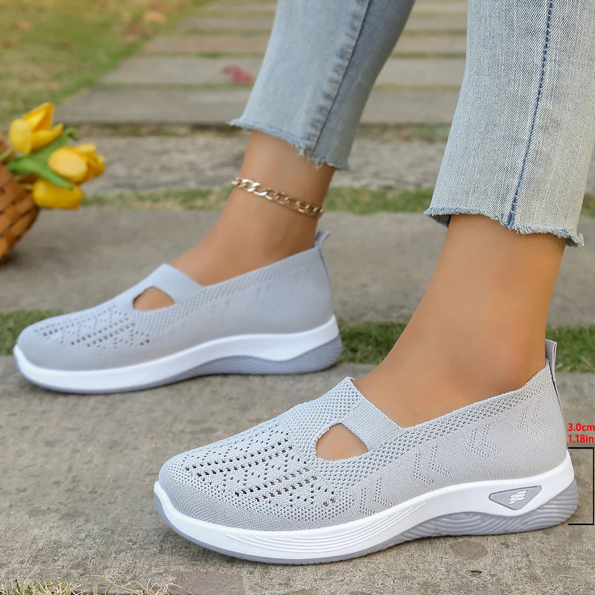 Women’s Lightweight Casual Flat Sneakers