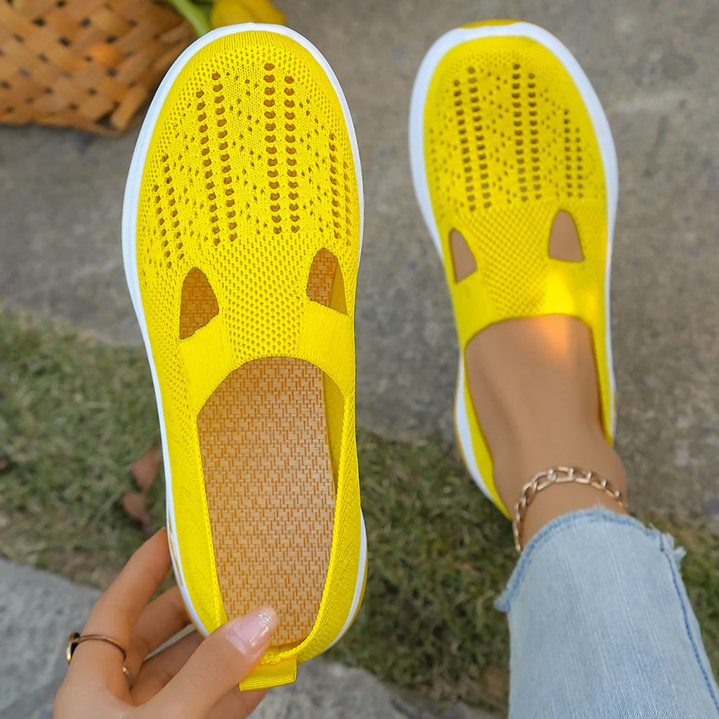 Women’s Lightweight Casual Flat Sneakers