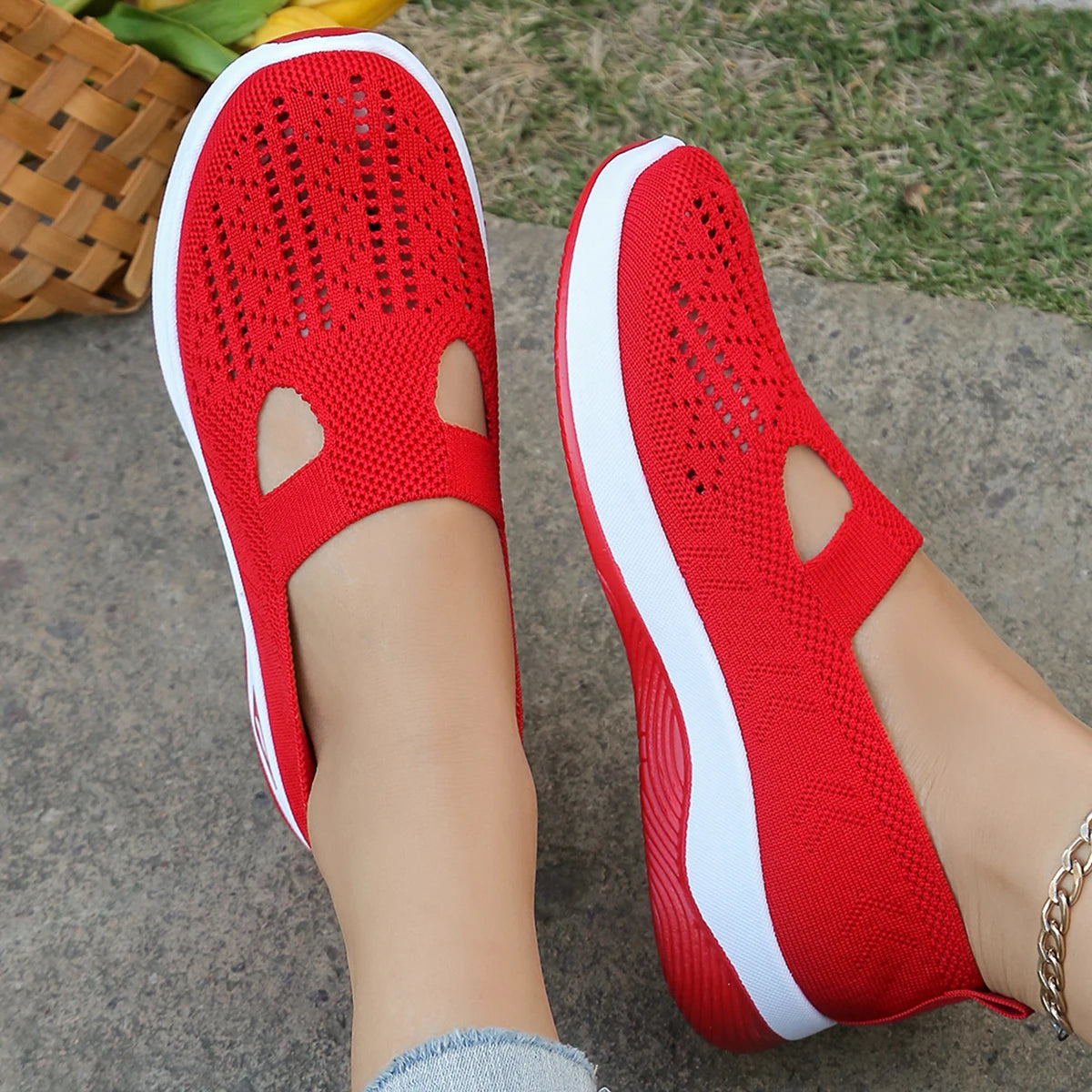 Women’s Lightweight Casual Flat Sneakers
