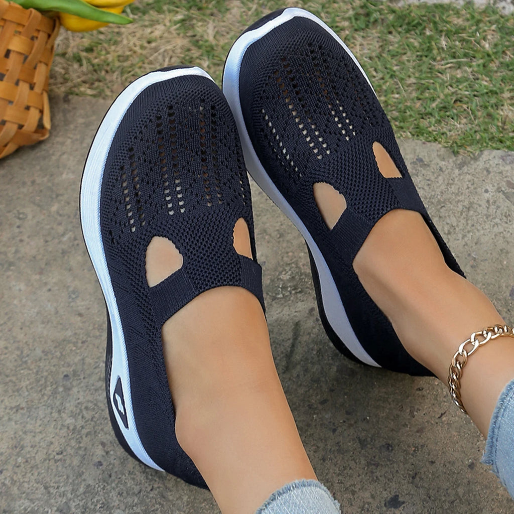 Women’s Lightweight Casual Flat Sneakers