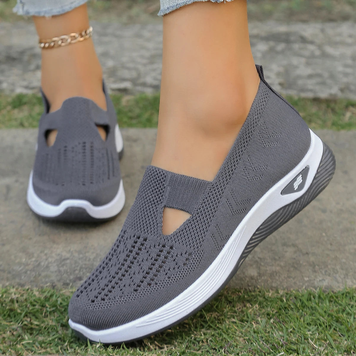 Women’s Lightweight Casual Flat Sneakers