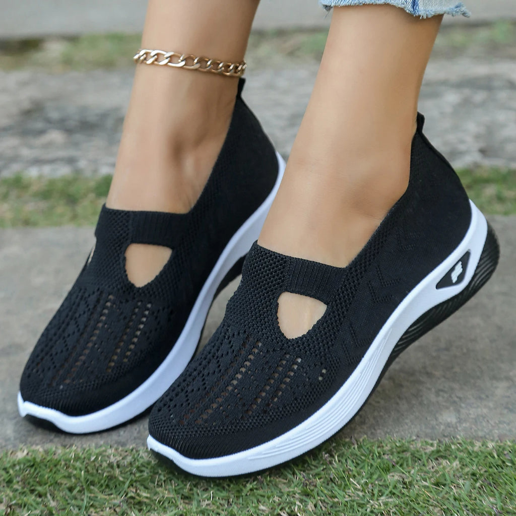 Women’s Lightweight Casual Flat Sneakers