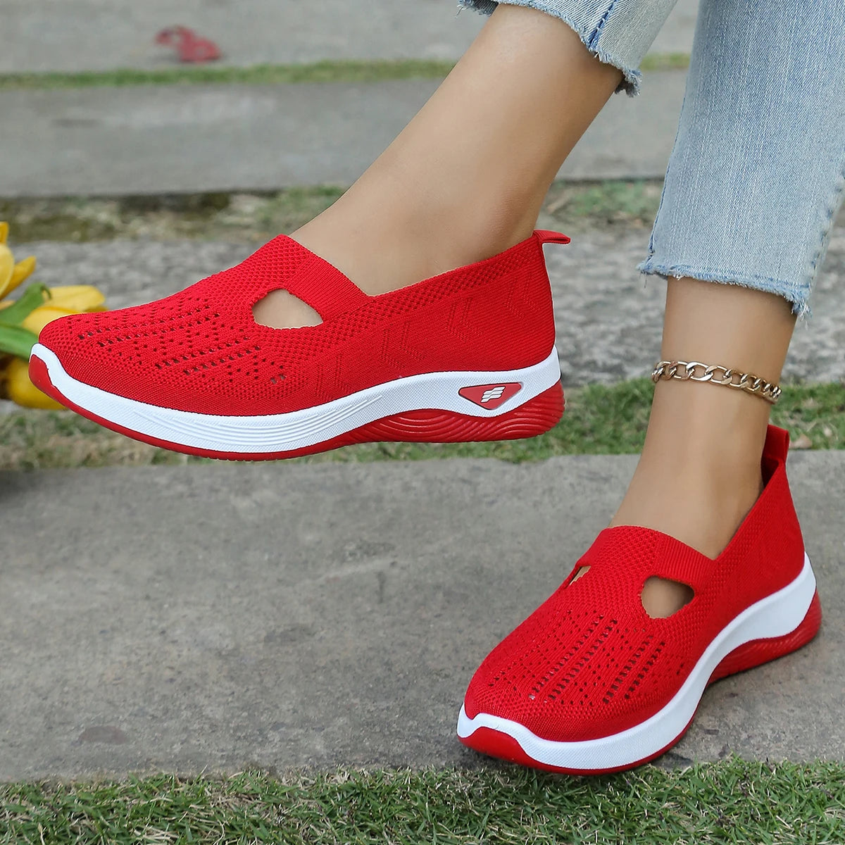 Women’s Lightweight Casual Flat Sneakers