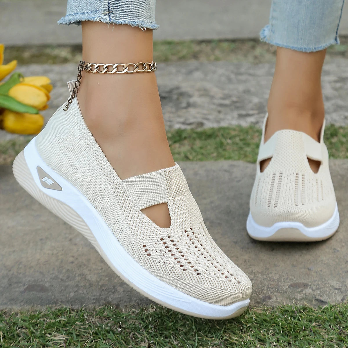 Women’s Lightweight Casual Flat Sneakers